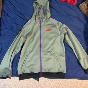 Nike Lebron James sweatshirt (men’s medium)